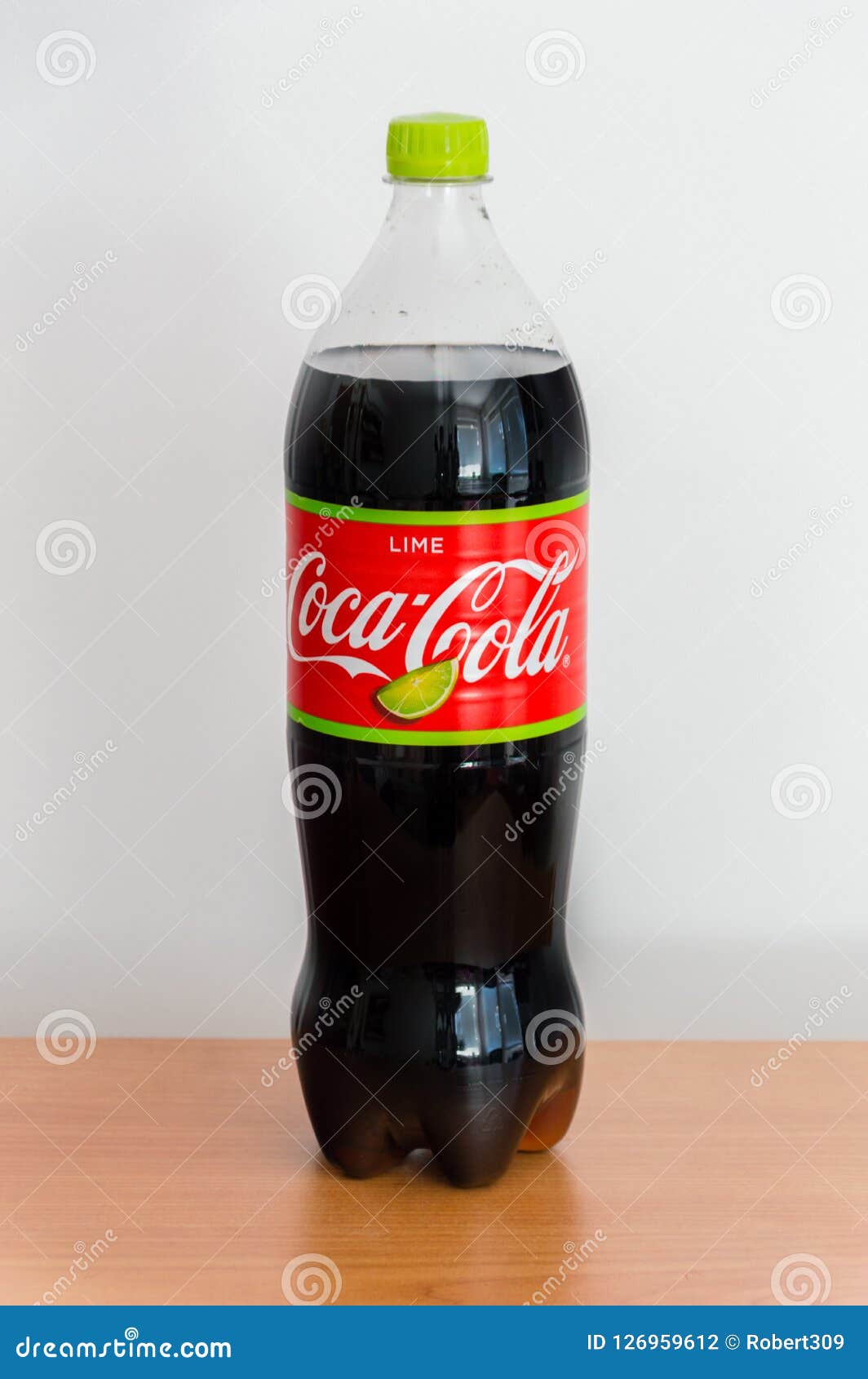 Flasche Coca Cola Kalkaroma Redaktionelles Stockfotografie Bild Von Kalkaroma Flasche 126959612
