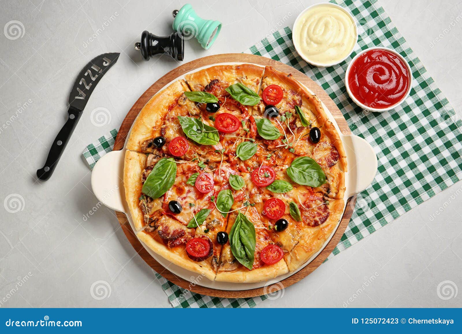 Пицца в маме роме. 2 Пиццы. Пиццерия bellissimo pizza. Bellissimo pizza еда.