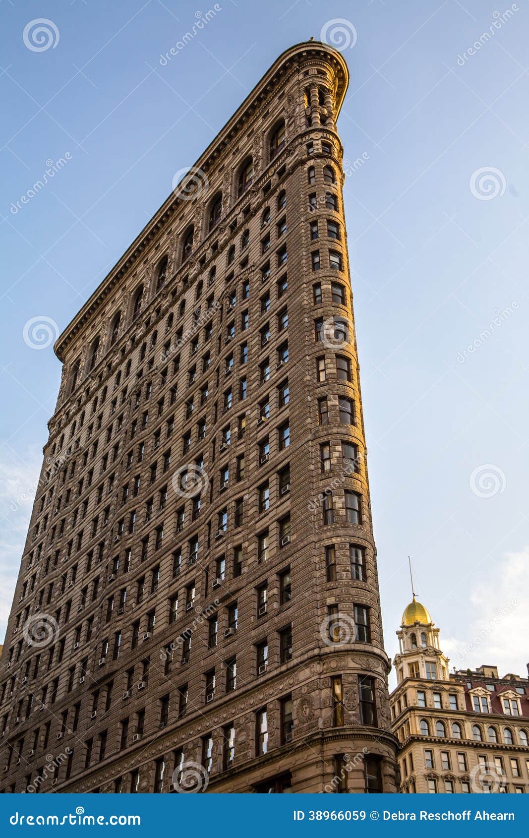 Flatiron Building editorial stock image. Image of apple - 38966059