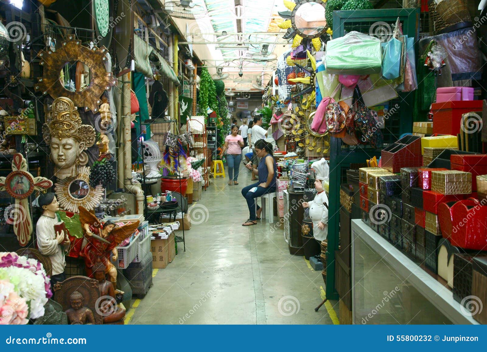 Flea Market Stores  In Dapitan Arcade In Manila 