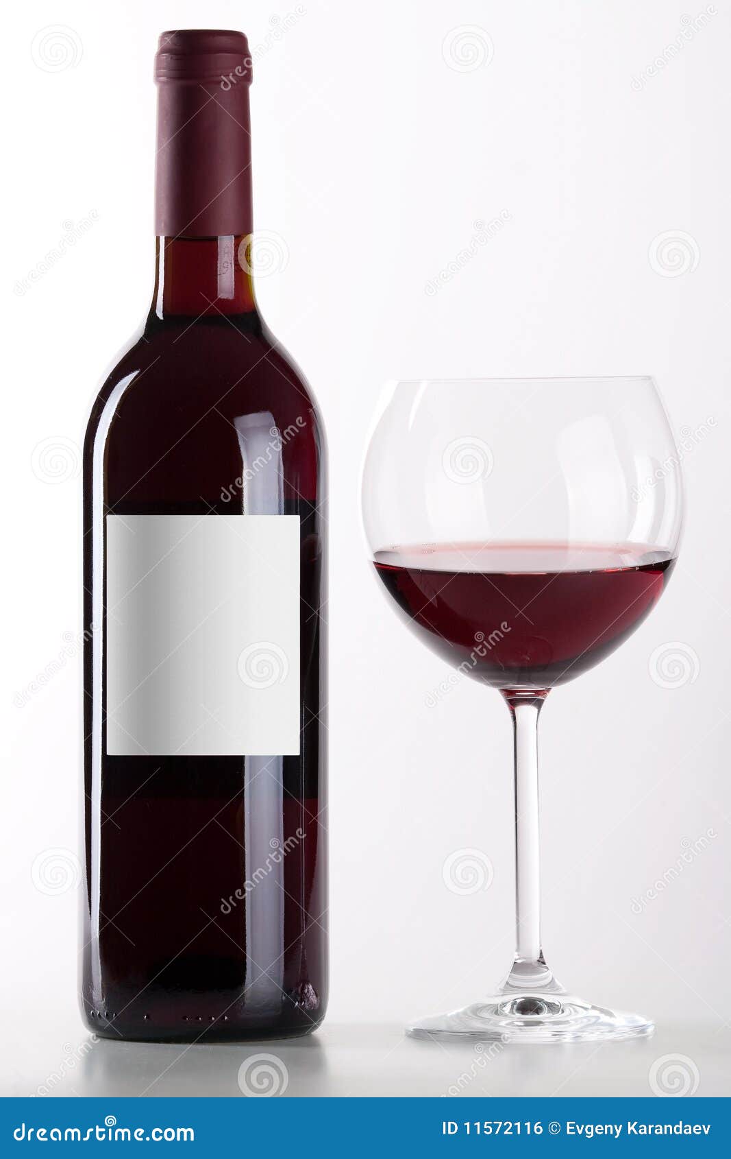 erectie geweten Agressief Fles en glas rode wijn stock foto. Image of voedsel, alcohol - 11572116