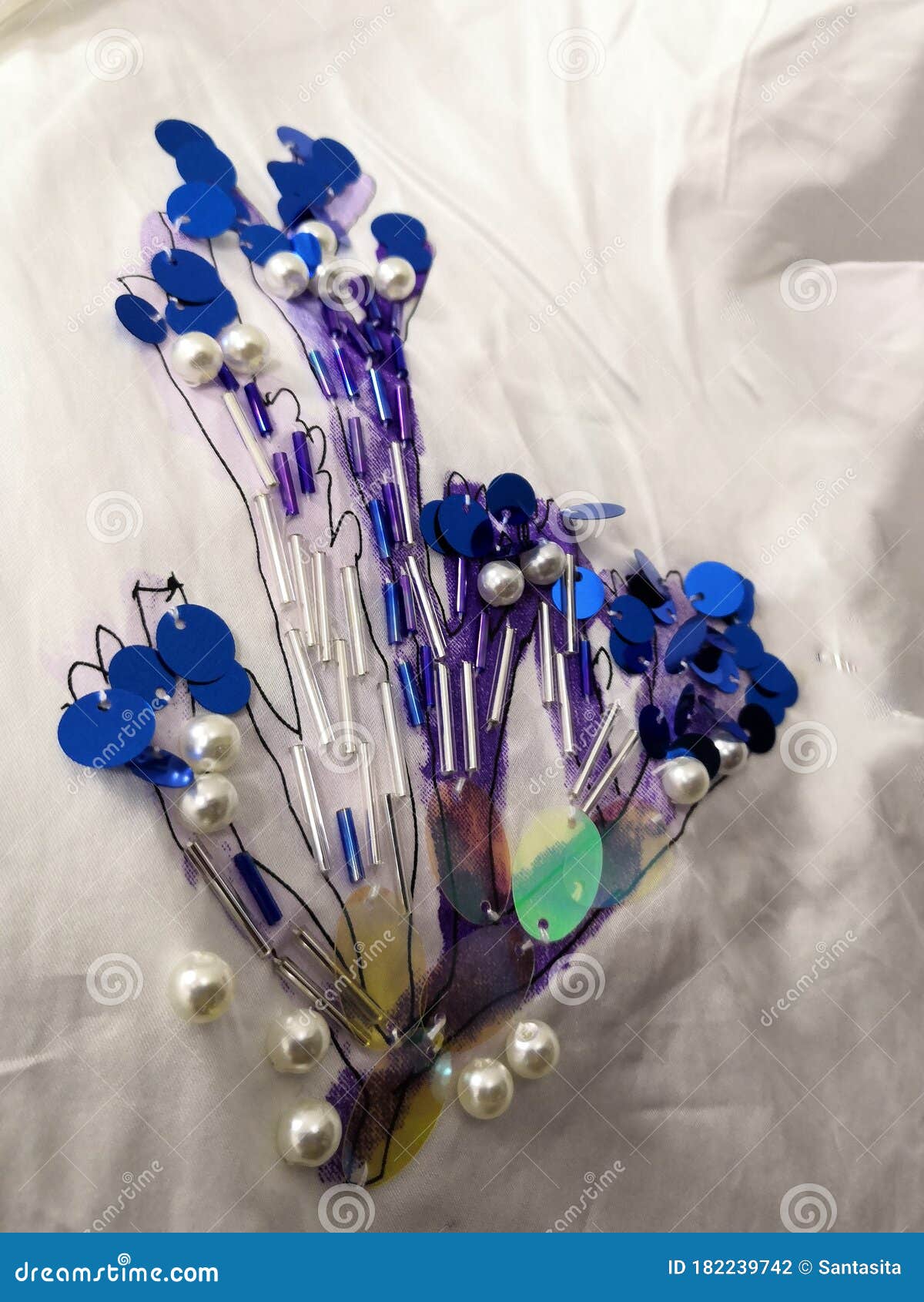 Fleurs De Broche De Paillettes Bleues Blanches De Perles Et Des