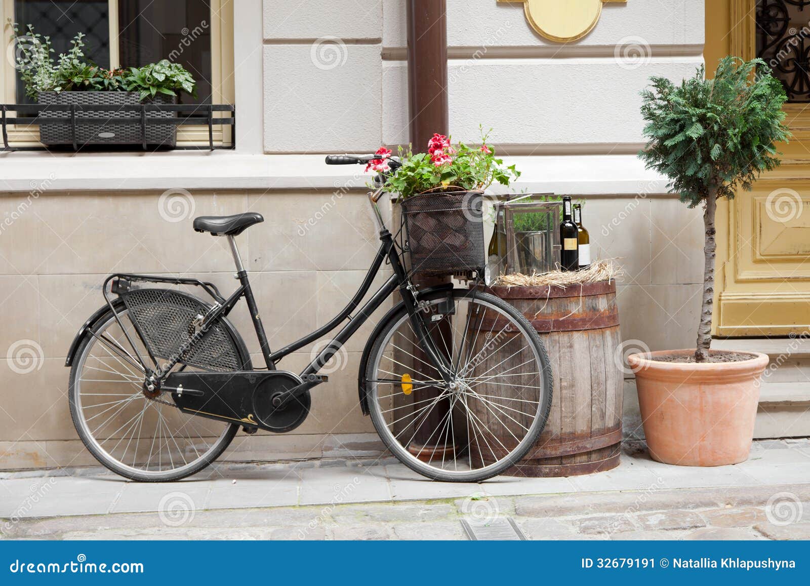 bicyclette bois deco avec tonneau
