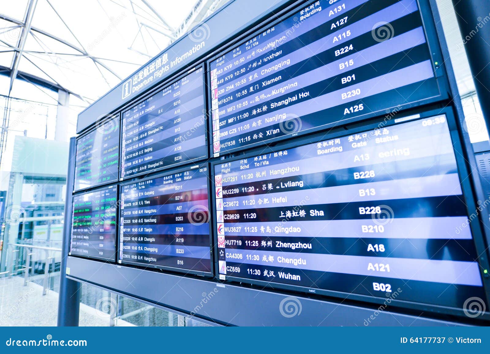 Flight information board editorial photography. Image of flight 64177737