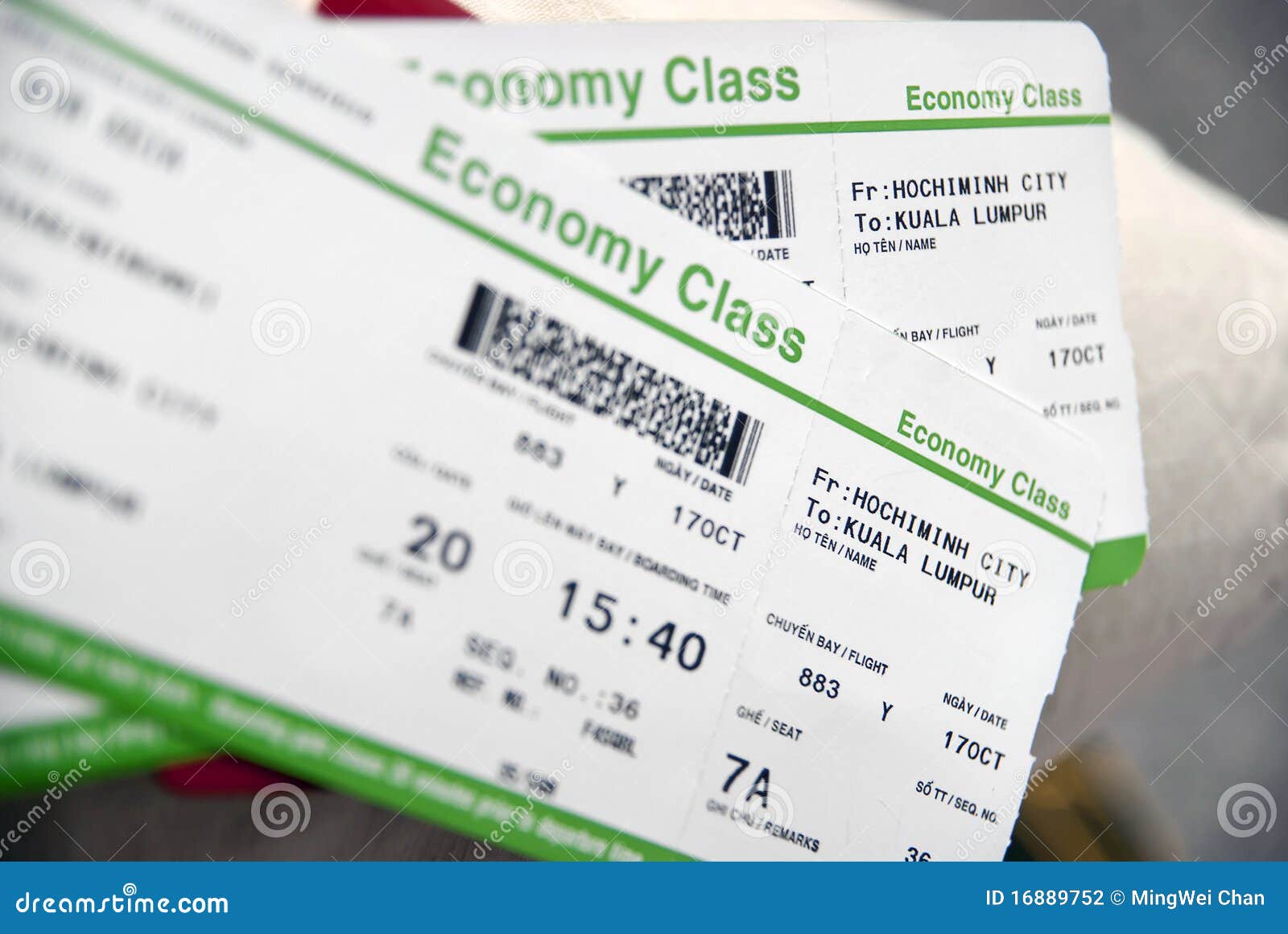 flight-ticket-16889752.jpg