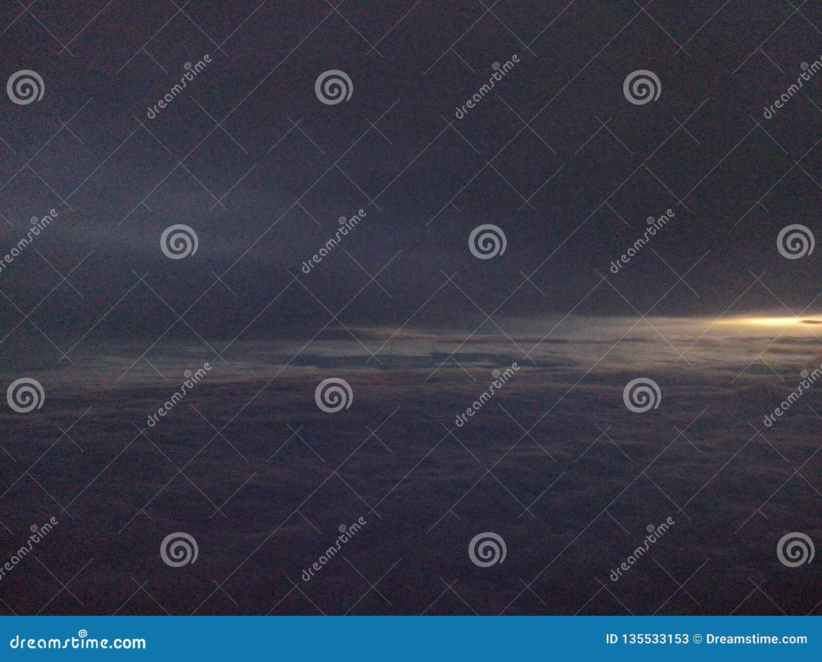 flight trough the window at evening / vuelo desde la ventanilla al atardecer