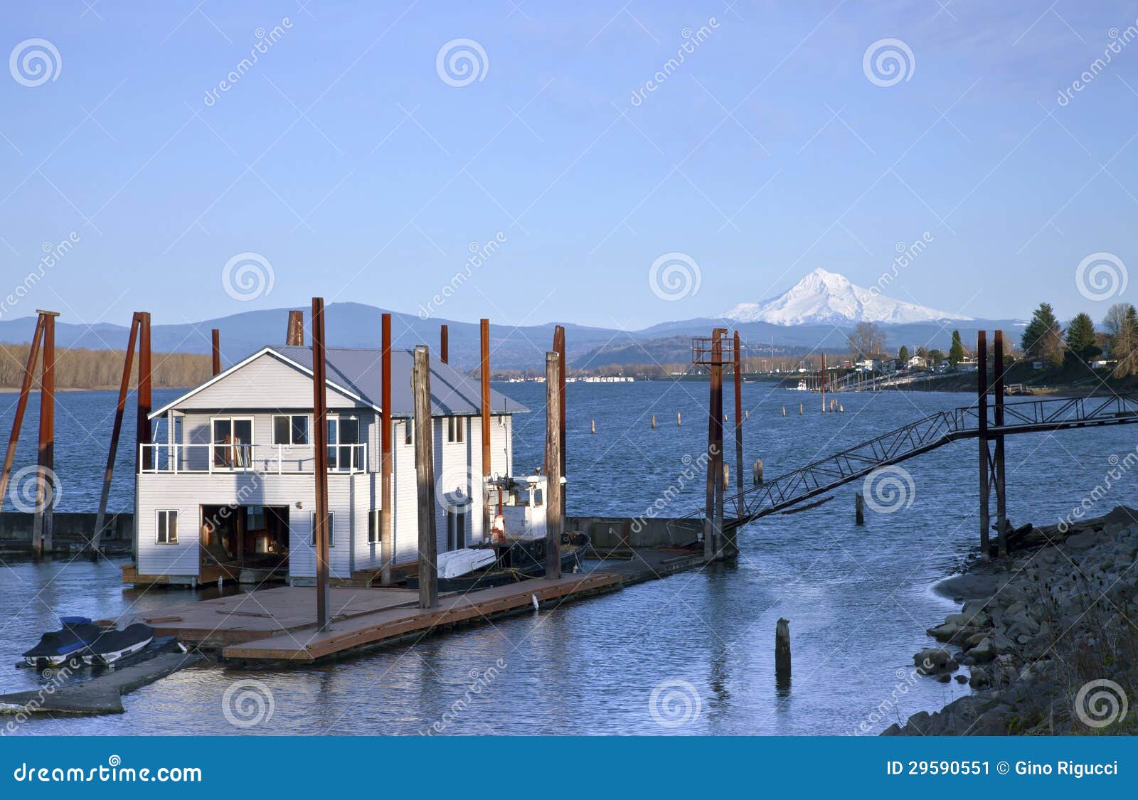 Floating House on the Columbia River. Stock Image Image of stairs