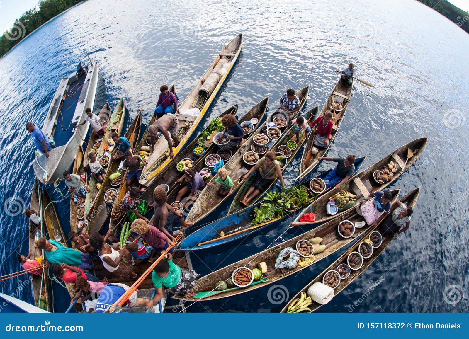 floating market in solomon islands