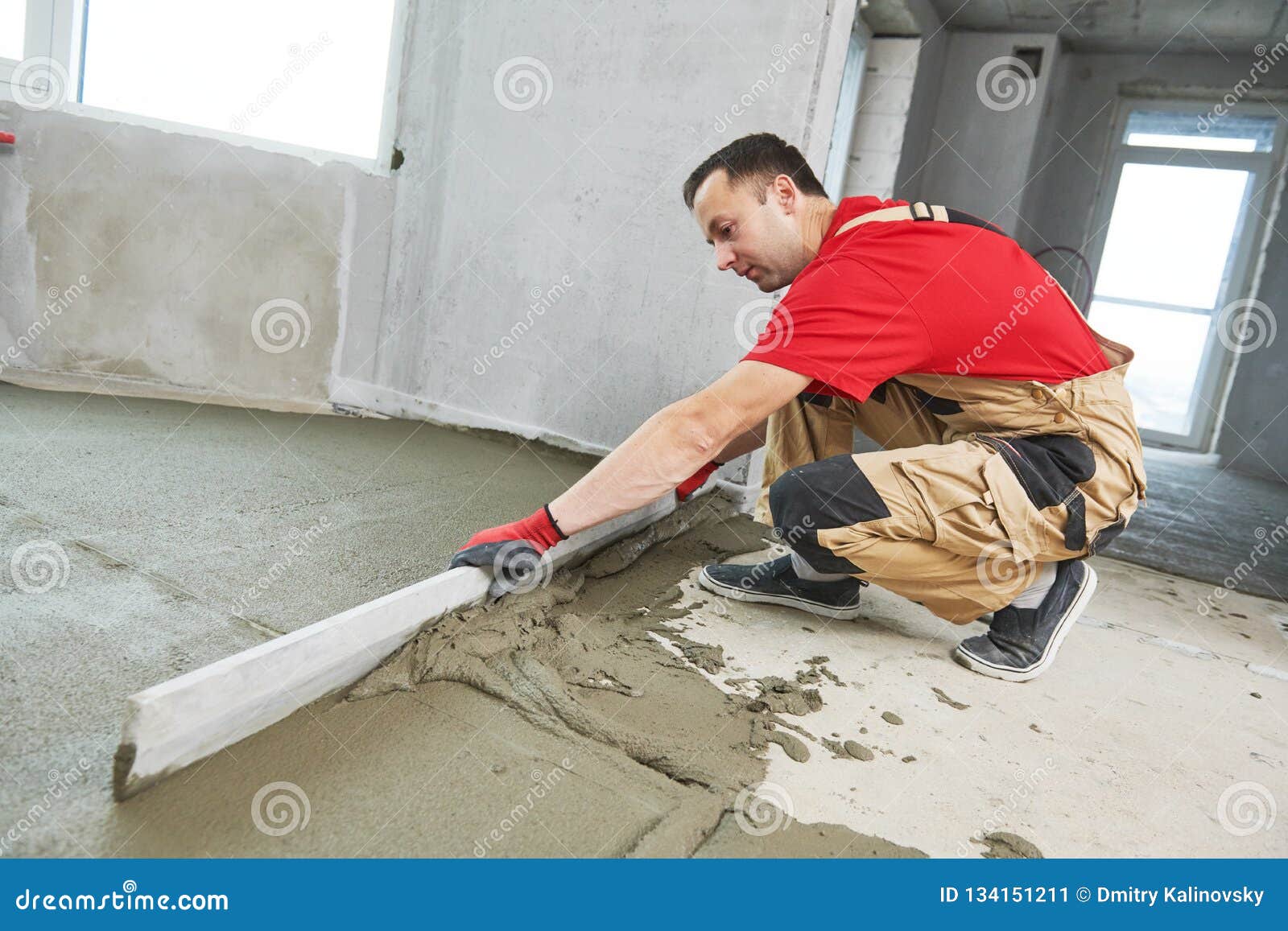 Floor Cement Work Plasterer Smoothing Floor Surface With Screeder