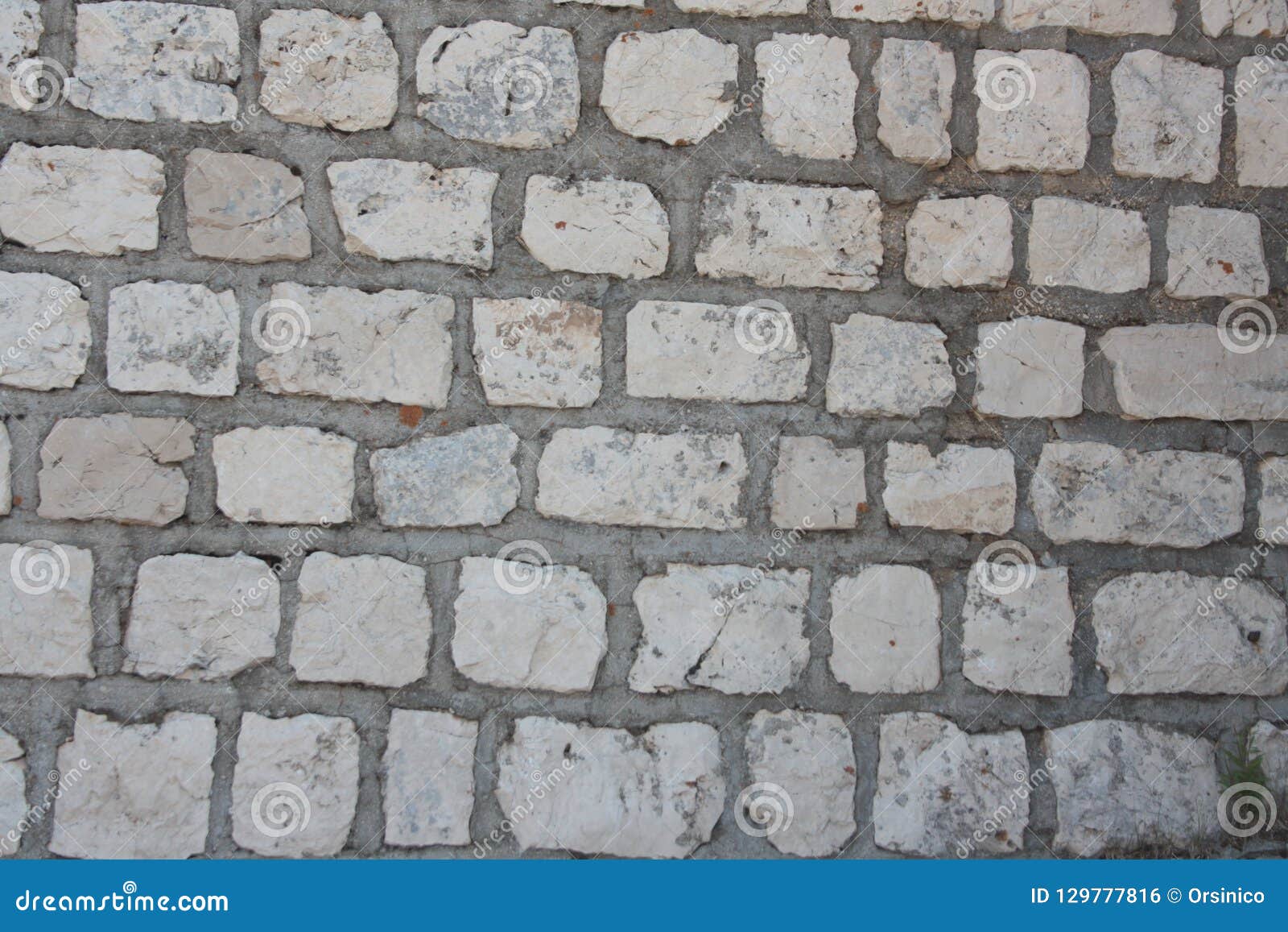 floor of a street with stone tiles. floor of a street with stone tiles. archivio fotografico - 78112153