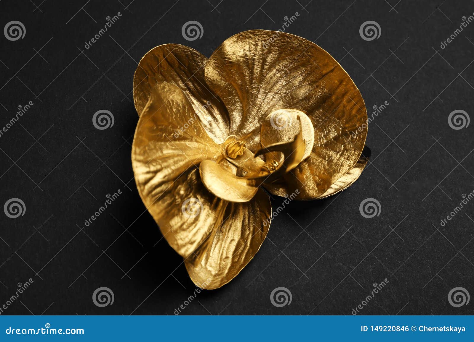 Flor Decorativa De La Orquídea Del Oro Foto de archivo - Imagen de  travieso, creativo: 149220846