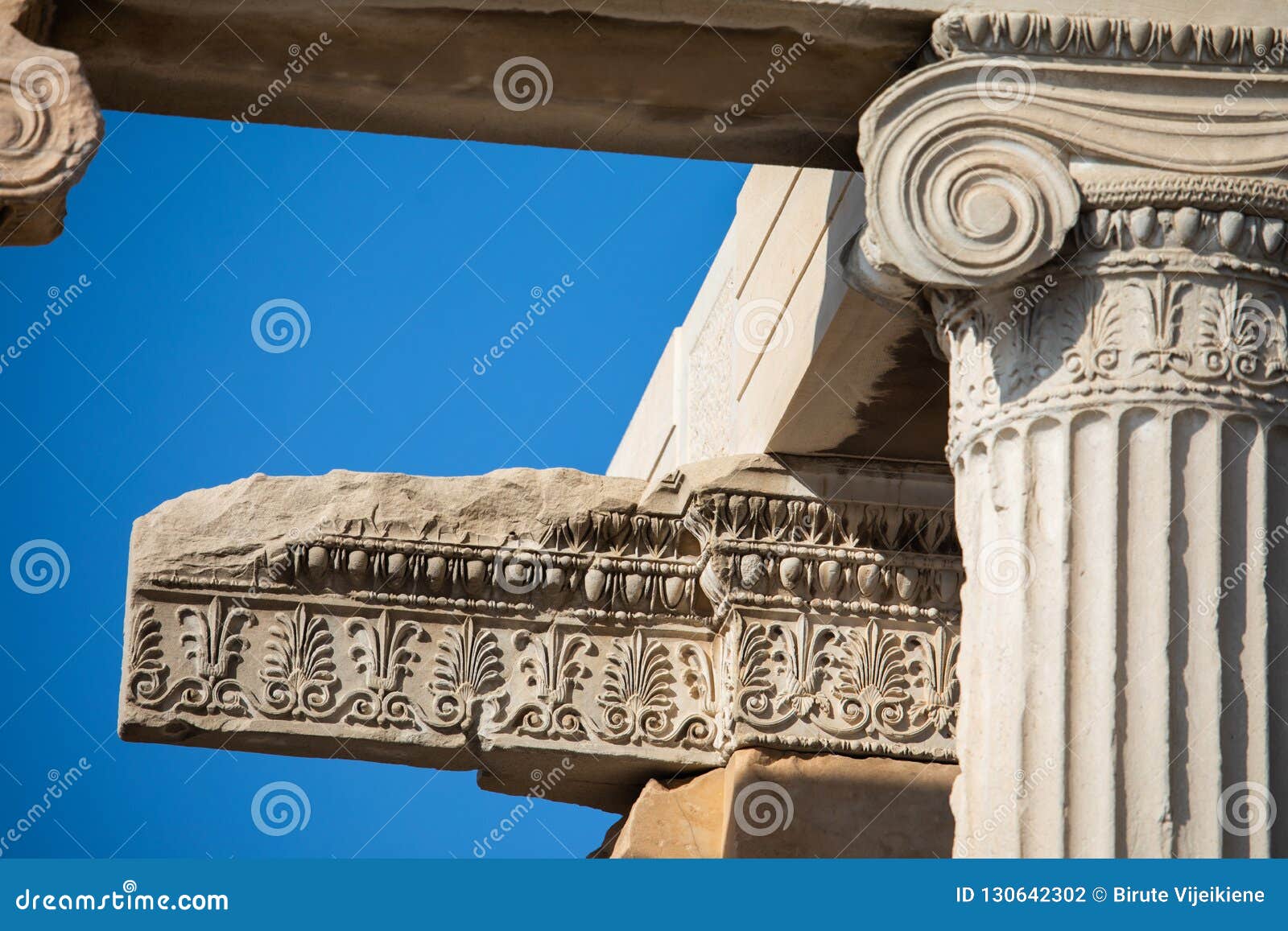 floral patterns at the erechtheion in athens