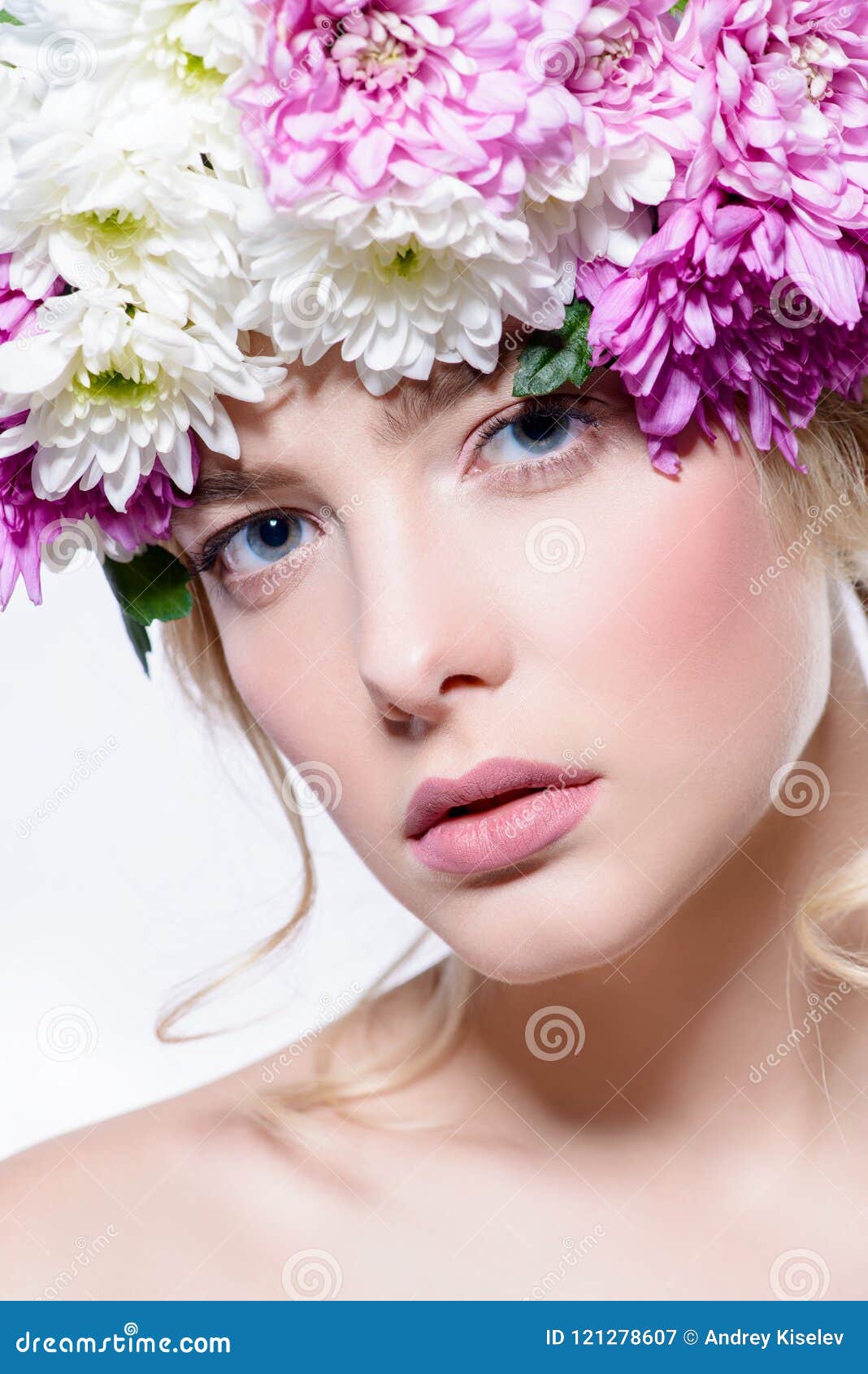 Floral wreath on head stock image. Image of cosmetics - 121278607