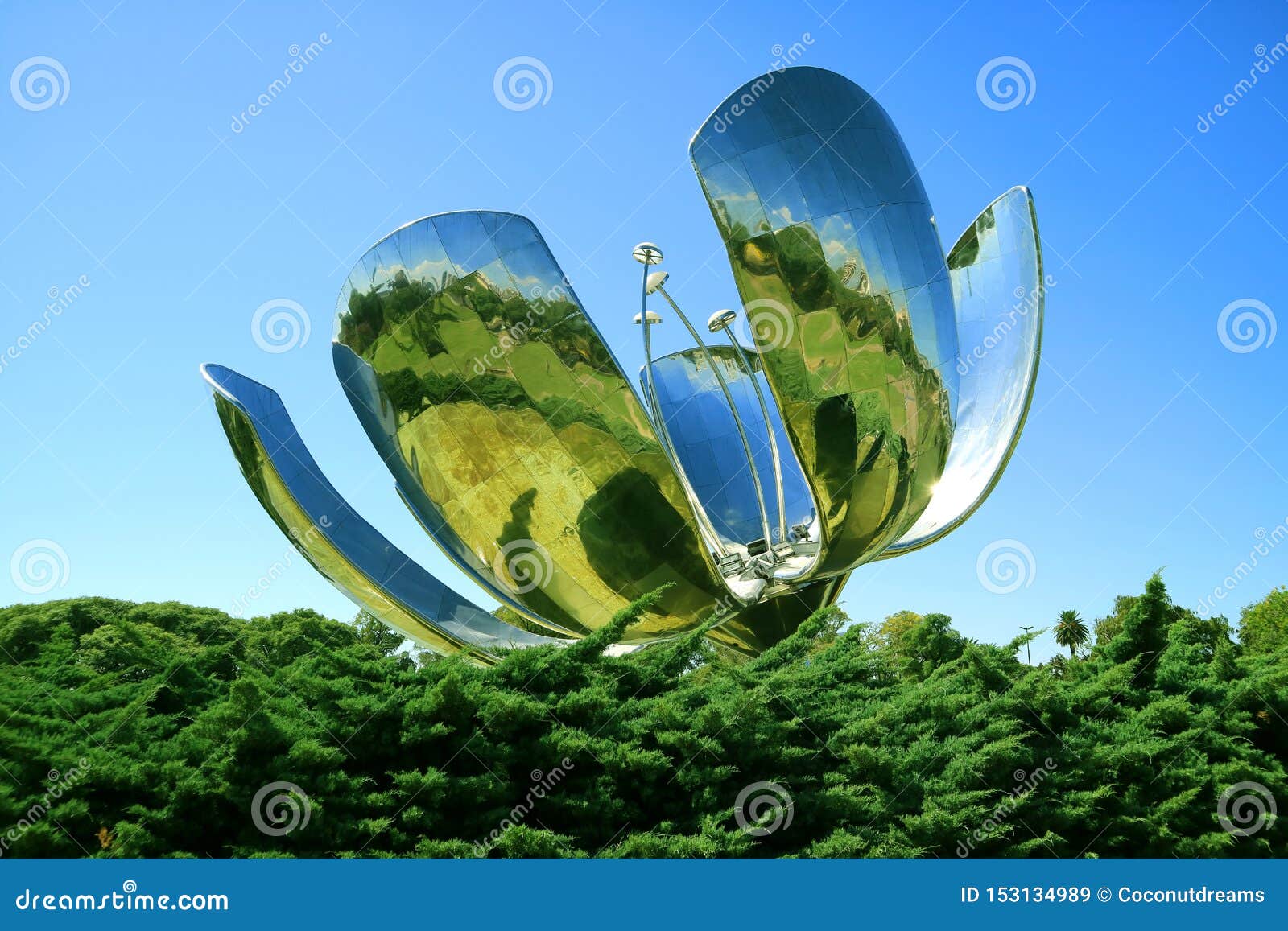 floralis generica, famous flower sculpture made of steel and aluminum, plaza de las naciones unidas square, buenos aires