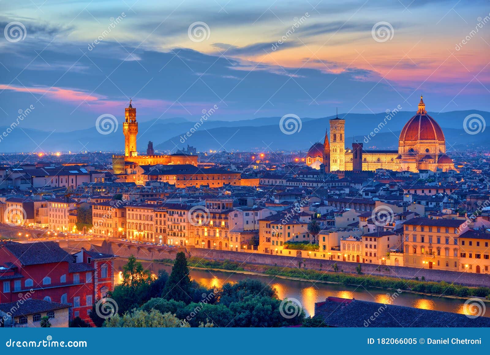 Maken toegang vacuüm Florence, Tuscany - Night Scenery with Duomo Santa Maria Del Fiori,  Renaissance Architecture in Italy Stock Image - Image of landmark, city:  182066005