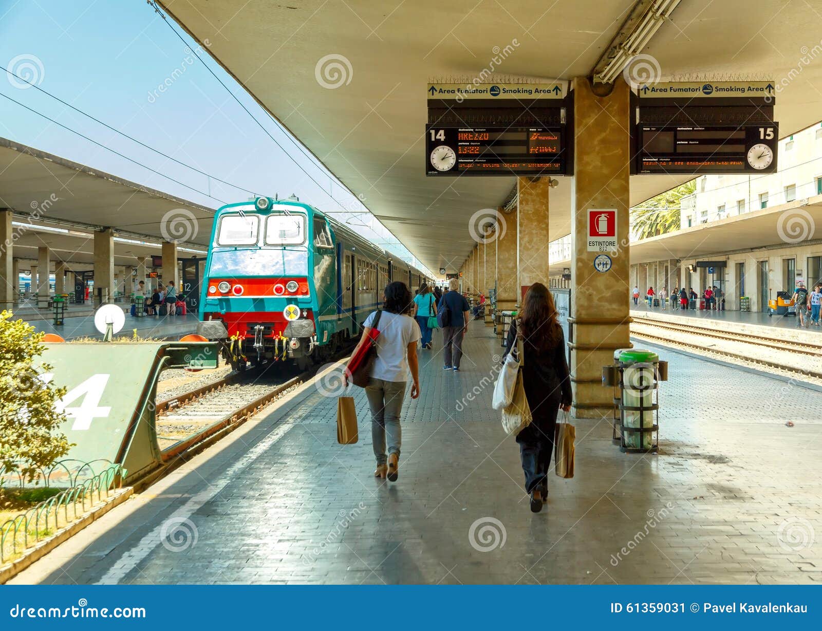 Hay una tendencia harto Inspiración Florencia Estación de tren foto editorial. Imagen de moderno - 61359031