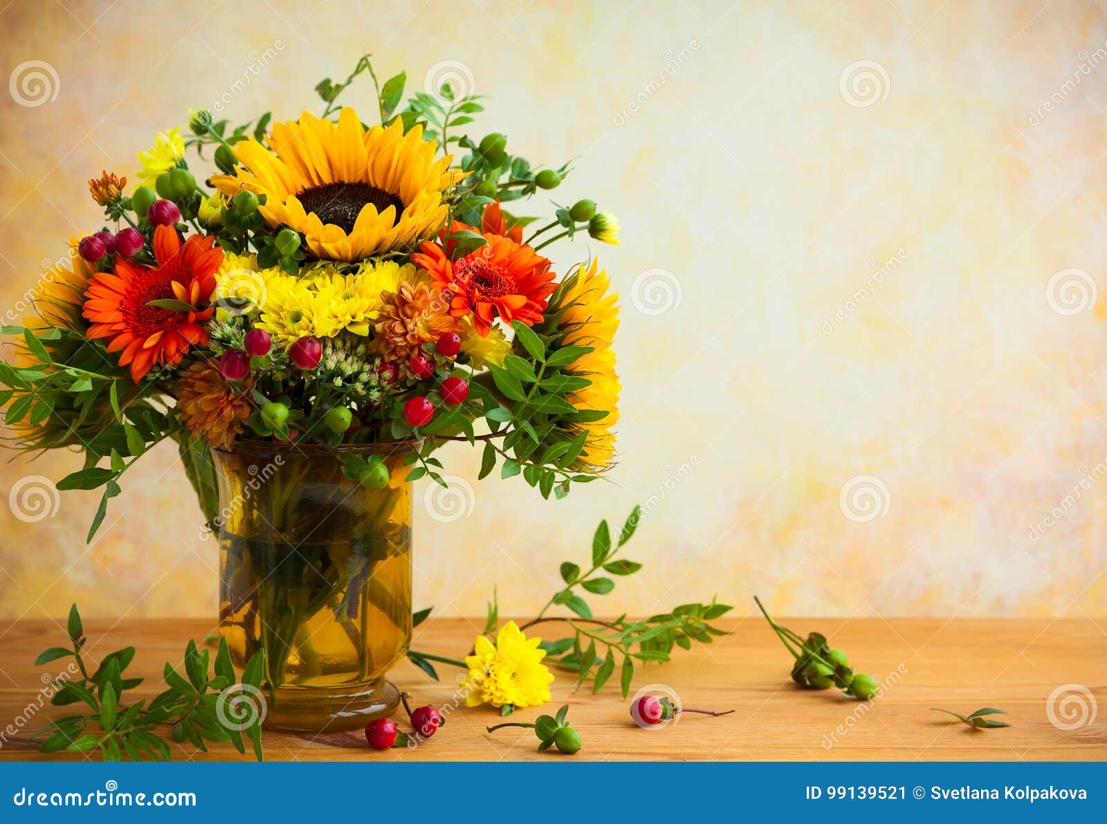 Flores otoñales imagen de archivo. Imagen de concepto - 99139521 Flores otoñales imagen de archivo. Imagen de concepto - 99139521