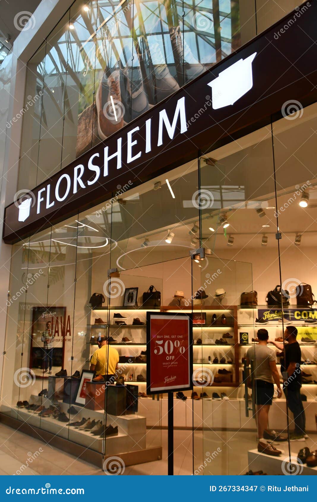 Florsheim Store at the Florida Mall in Orlando, Florida Editorial ...
