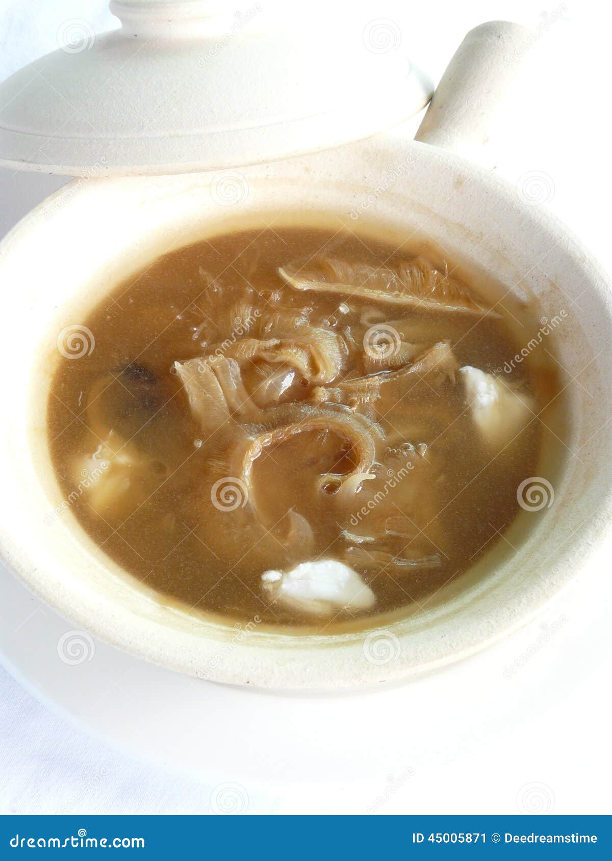 Flossensuppe Des Gedünsteten Haifischs Mit Krebsfleisch Im Classerole ...