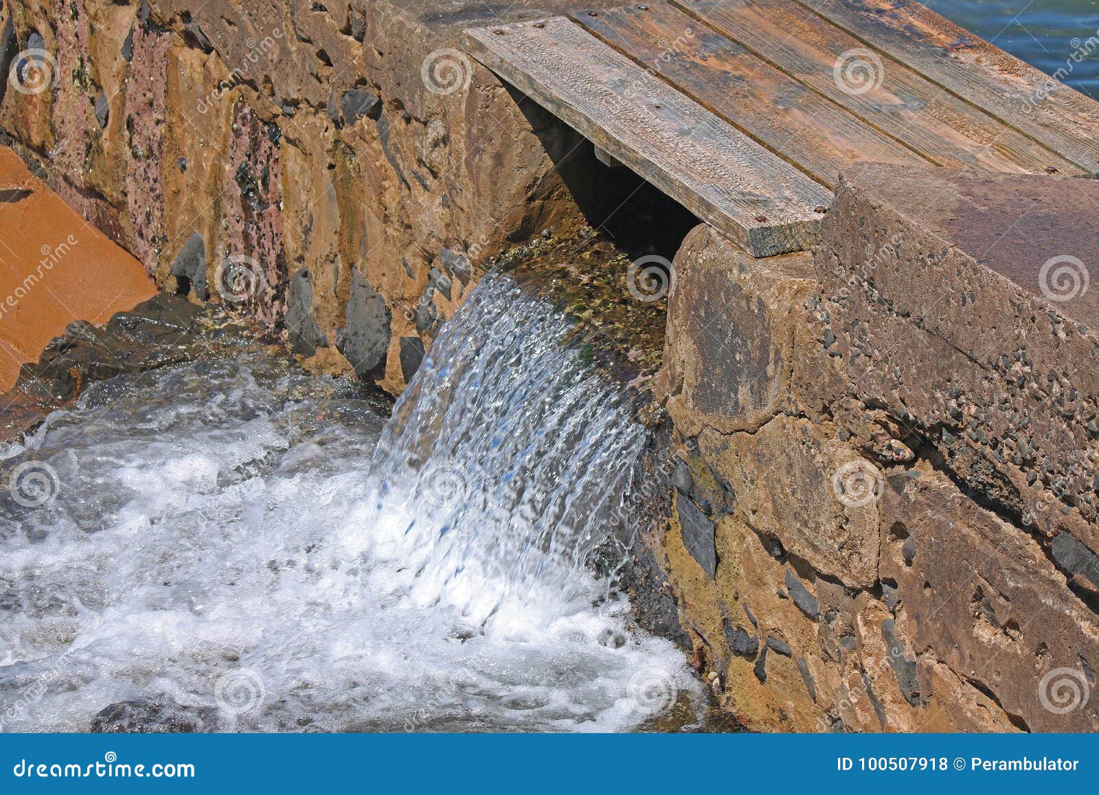 FLOW of WHITE FOAM from TIDAL POOL Stock Photo Image of escaping, bridged 100507918