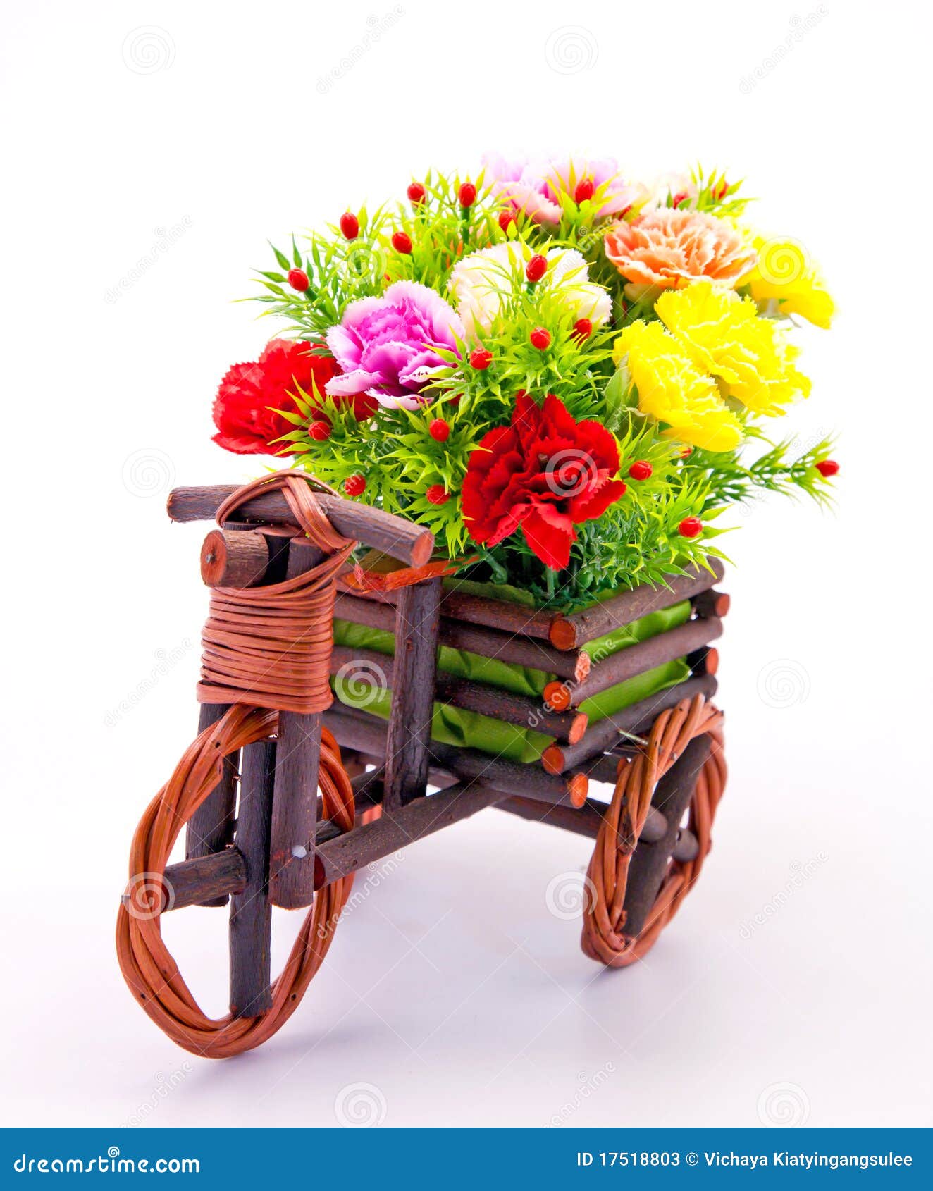 flower bouquet wooden basket 17518803