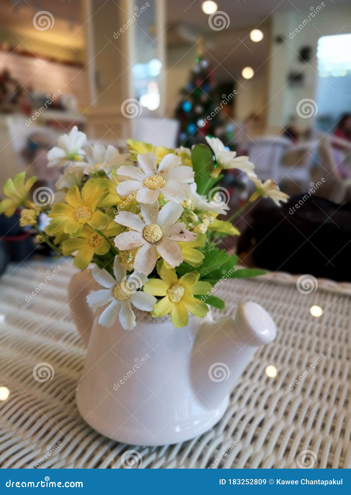 flower pot against a blurry background