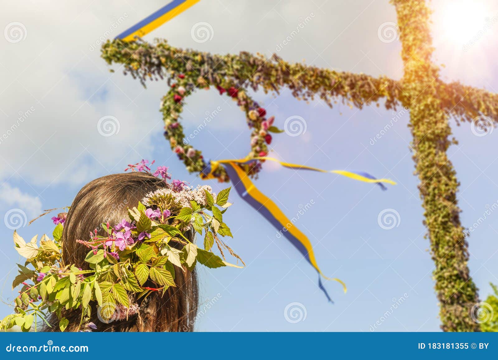 Flower wreath at midsummer stock image. Image of leisure 183181355