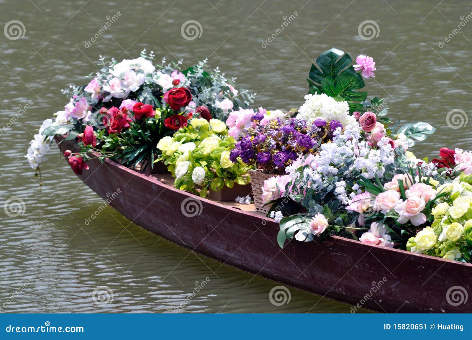 Flowers in old boat stock image. Image of quaint, flower 15820651
