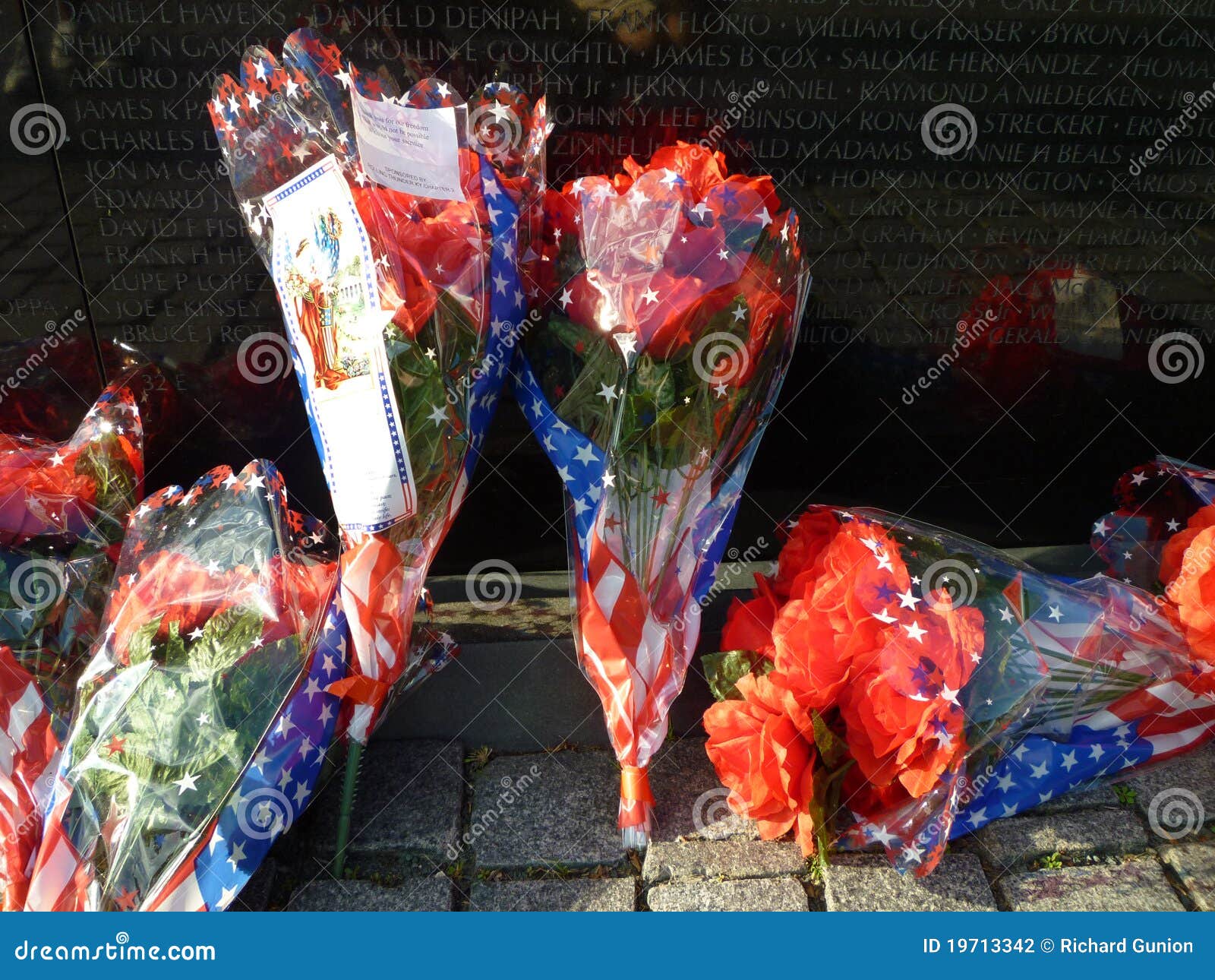 Flowers at the Vietnam Memorial Editorial Photography Image of american, landmark 19713342
