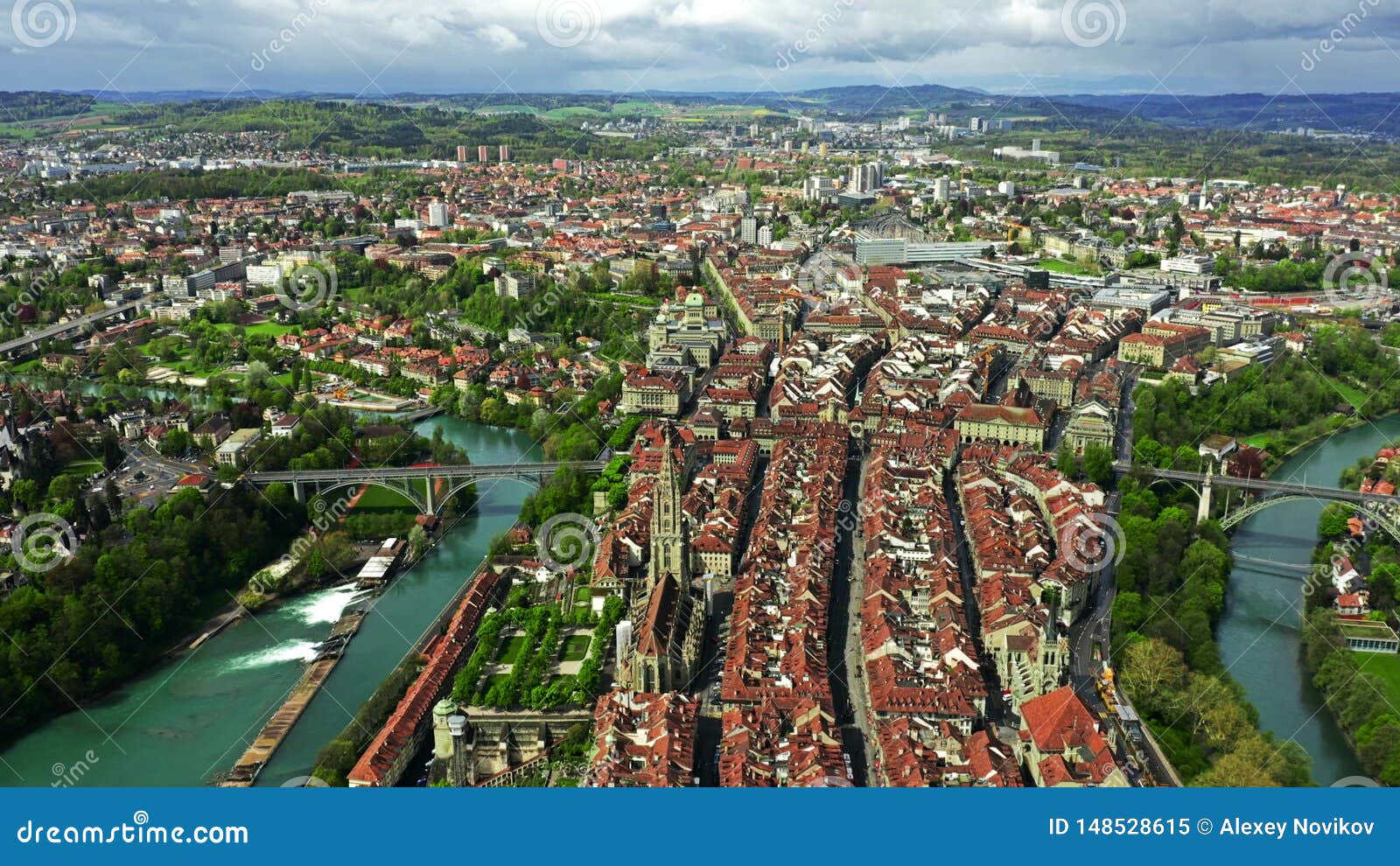 Flug Uber Altstadt Historisches Teil Von Bern Die Hauptstadt Von Der Schweiz Stockbild Bild Von Altstadt Teil