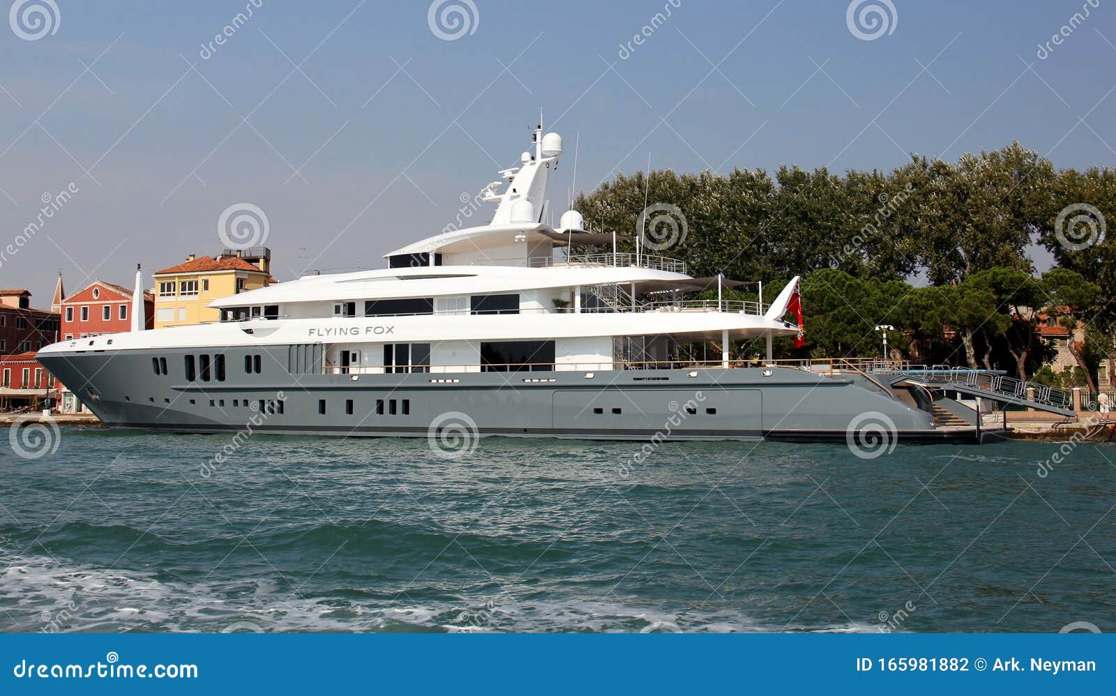 welche yacht liegt in venedig