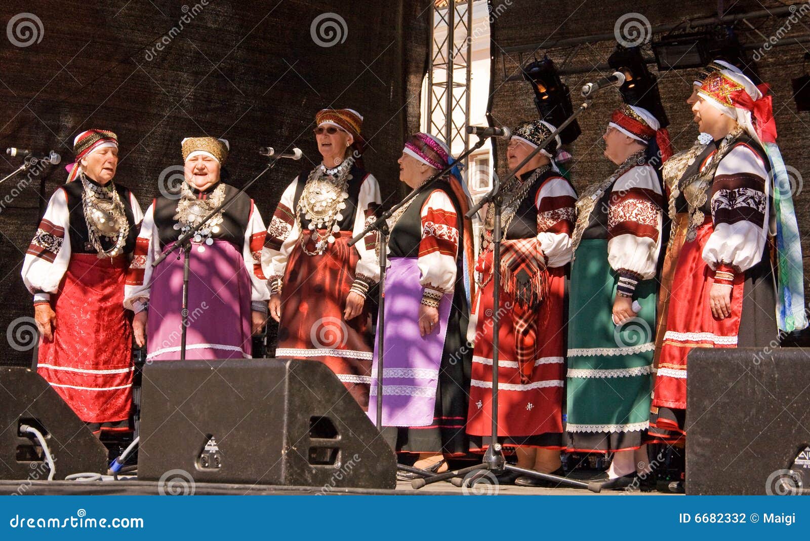 Folk Music Group Editorial Photography Image Of Popular 6682332 folk-music-group-editorial-photography-image-of-popular-6682332