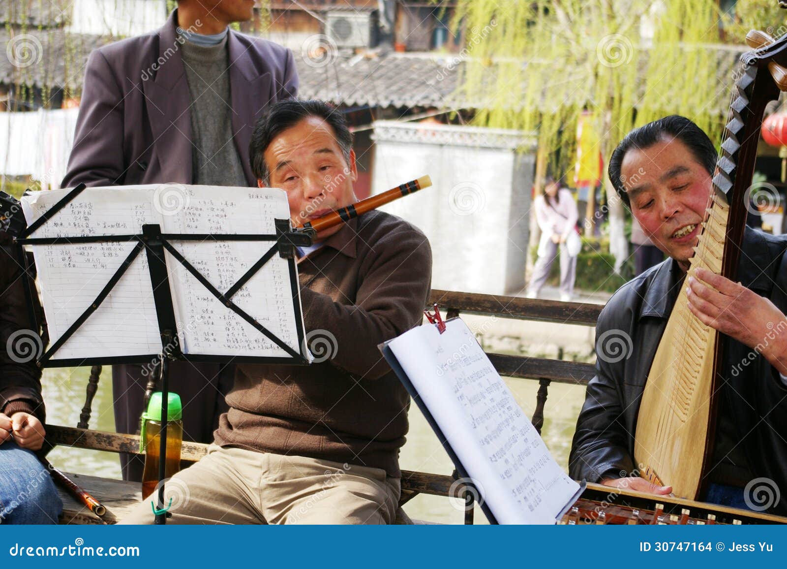 Folk Som Spelar Instrument I Kina Redaktionell Fotografering för Bildbyråer Bild av asiatisk