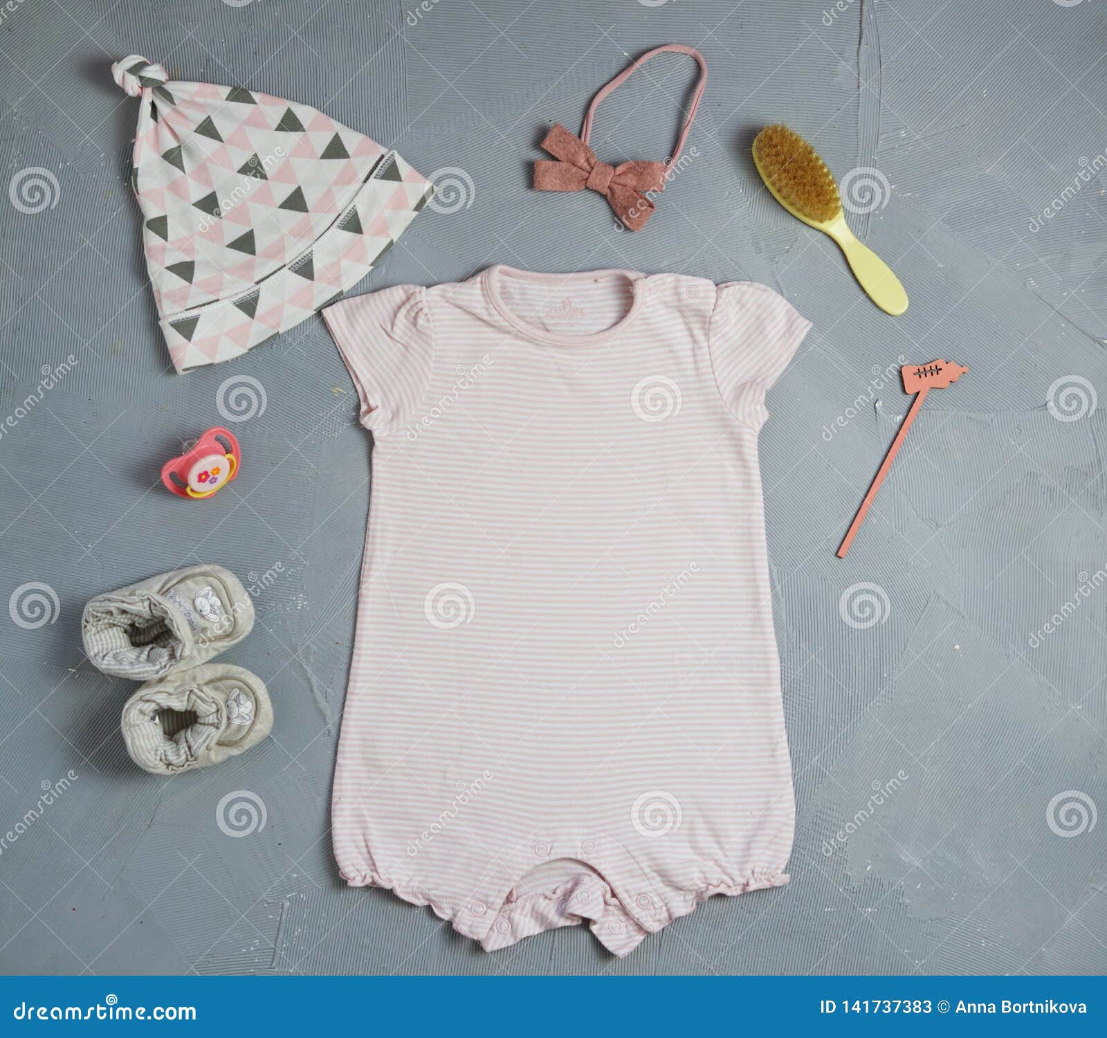 Fond De Partie De Fete De Naissance Avec Des Accessoires De Bebe Sur Le Fond Blanc Avec L Espace Vide Pour Le Texte Vue Superieu Image Stock Image Du Configuration Accessoire Fond De Partie De Fete De Naissance Avec Des Accessoires De Bebe Sur Le Fond Blanc Avec L Espace Vide Pour Le Texte Vue Superieu Image Stock Image Du Configuration Accessoire