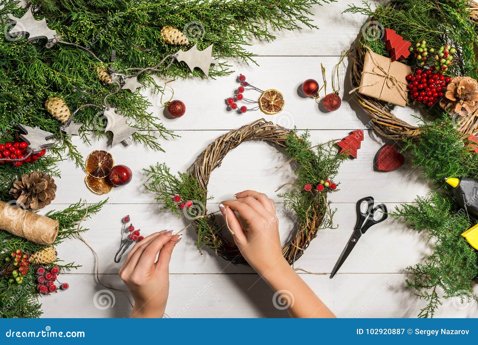 DIY: une guirlande de Noël en centre de table ! - Décors Véronneau