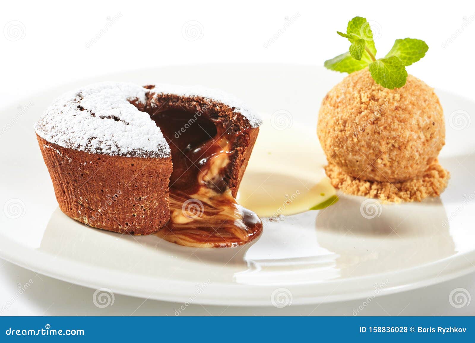 Fondant De Tout Le Chocolat Chaud Avec Boule De Glace Photo Stock Image Du Sain Croquant Fondant De Tout Le Chocolat Chaud Avec Boule De Glace Photo Stock Image Du Sain Croquant