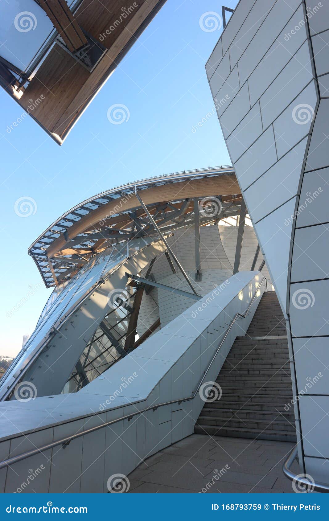Preview of Frank Gehry's Paris Museum, Fondation Louis Vuitton