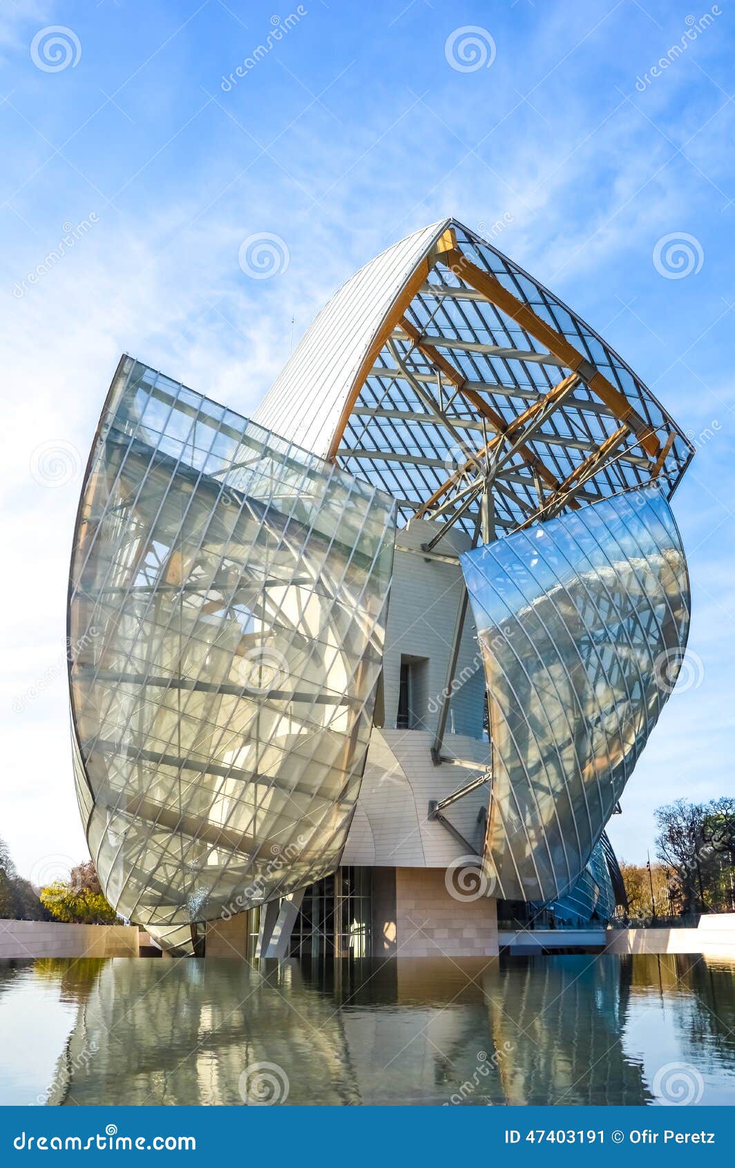 90+ Louis Vuitton Foundation Stock Photos, Pictures & Royalty-Free