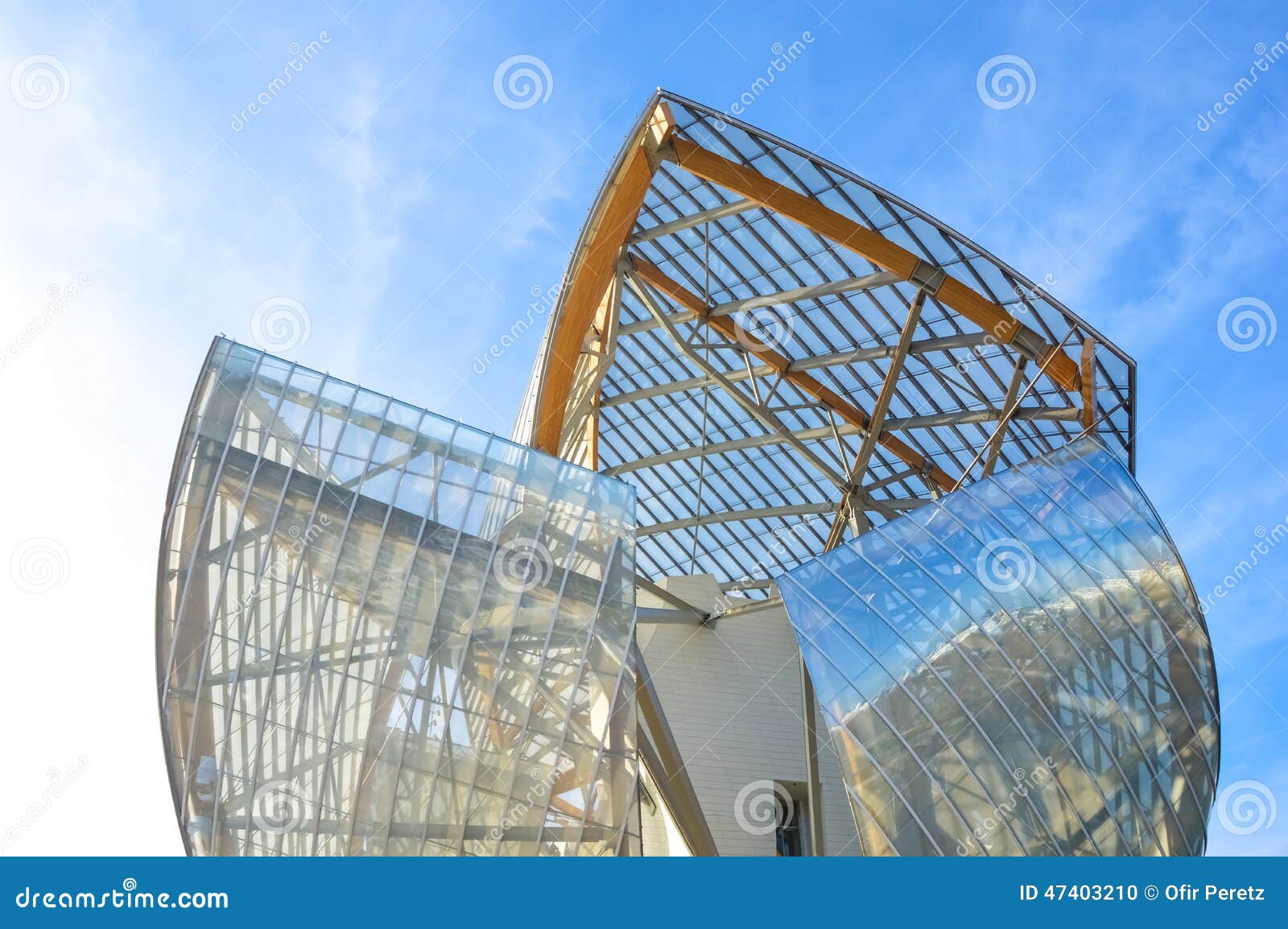 Fondation louis vuitton stock photo. Image of monument - 47403210