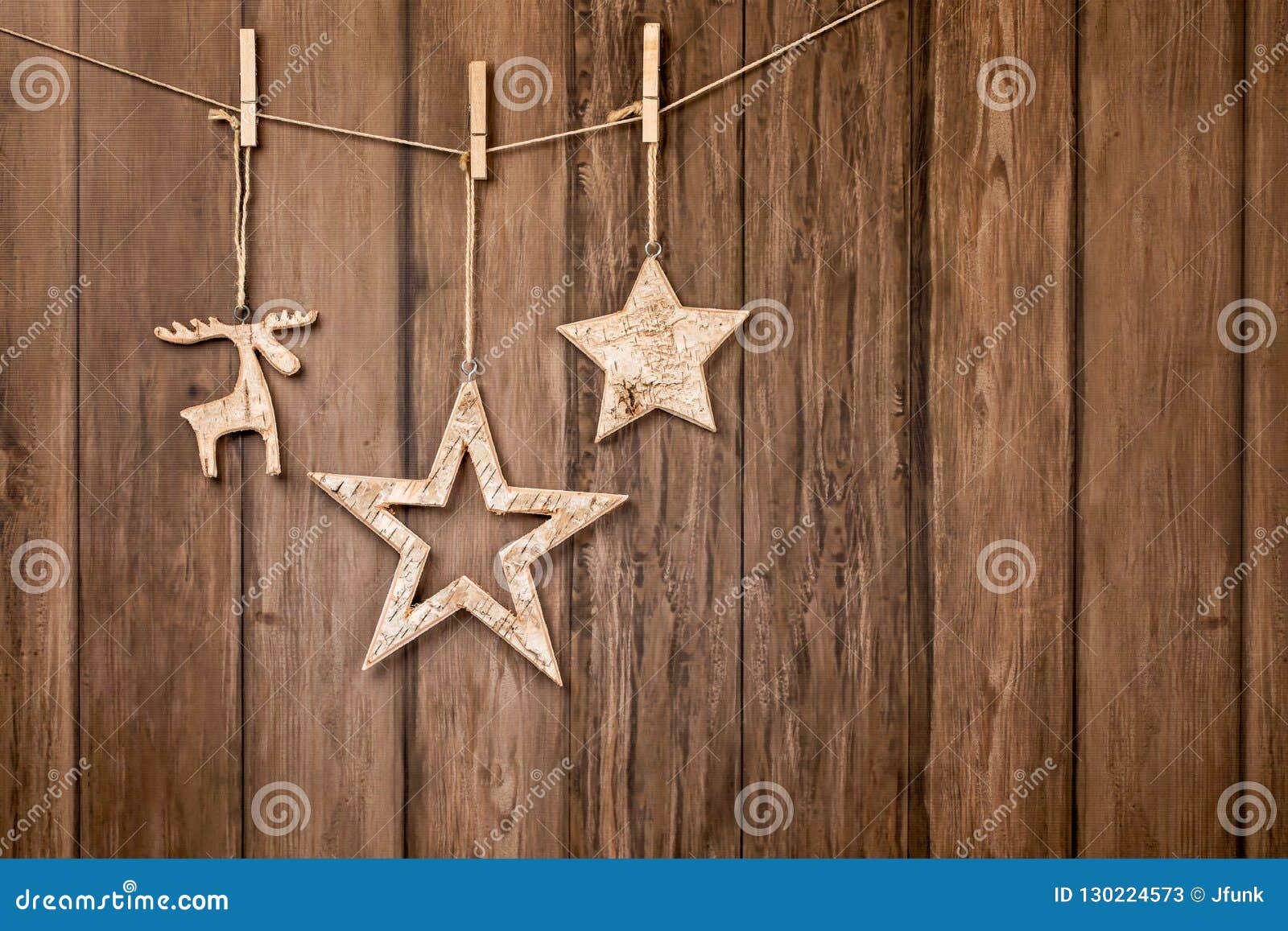 Fondo Colgante Rústico De Los Ornamentos De La Navidad Imagen de archivo - Imagen de estrellas, sencillo: