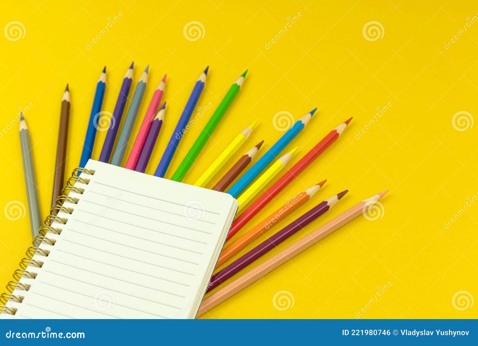 Fondo De Escritorio Creativo De Vuelta a La Escuela Con Lápices De Dibujo En Blanco Y Portátil En Color Foto de archivo - Imagen de azul, tijera: 221980746 Fondo De Escritorio Creativo De Vuelta a La Escuela Con Lápices De Dibujo En Blanco Y Portátil En Color Foto de archivo - Imagen de azul, tijera: 221980746