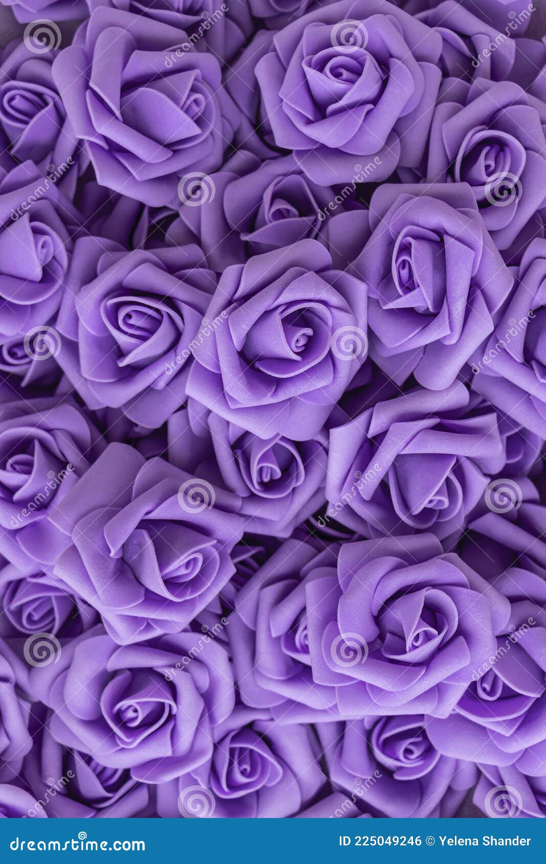 Fondo De Flores Moradas O Lilas. Flores Falsas. Rosas Púrpuras Artificiales  O Lilas Rosas Foamiran. Foto de archivo - Imagen de amor, ramo: 225049246