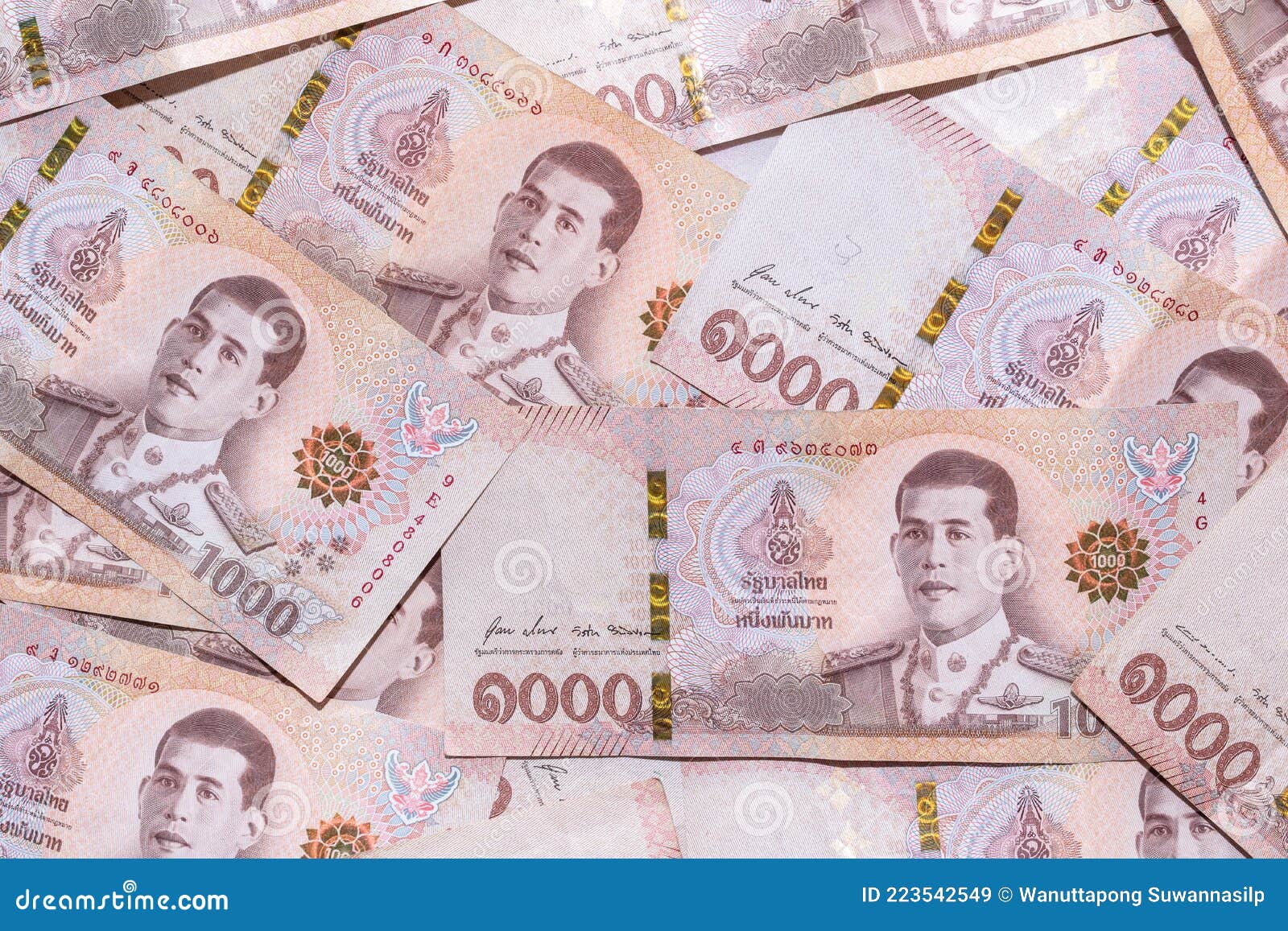 Fondo De Los Billetes De Banco Concepto De Crisis Financiera Global fondo-de-los-billetes-de-banco-concepto-de-crisis-financiera-global
