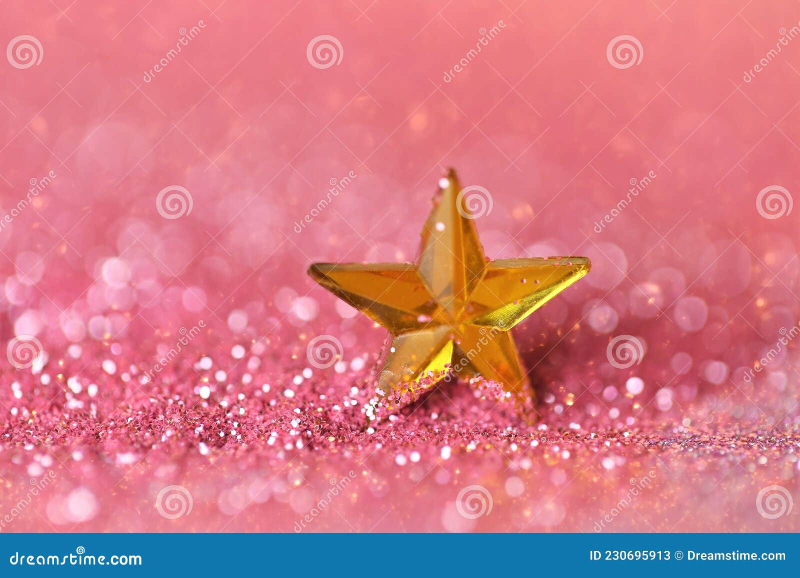 Fondo De Pantalla Brillante Brillante Año Nuevo Y Fondo De Navidad.  Estrella Dorada En Brillo Rosa Sobre Fondo Brillante Hermosa Imagen de  archivo - Imagen de brillo, fondo: 230695913