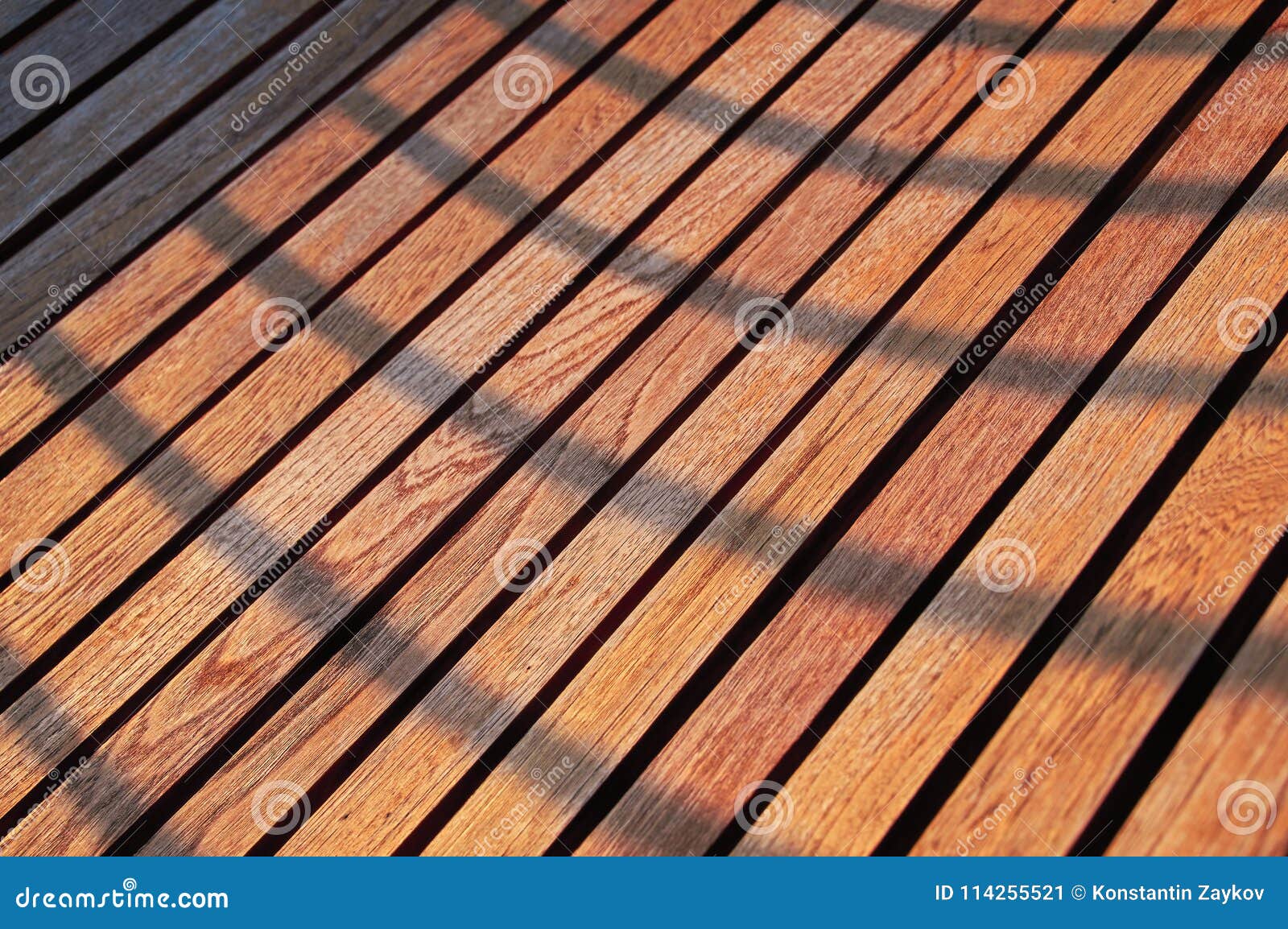 Fondo De Tablones De Madera Luz Del Sol Y Sombras De La Tarde En Textura De  Madera Fondo De Madera De La Luz De La Textura De La Imagen de archivo 