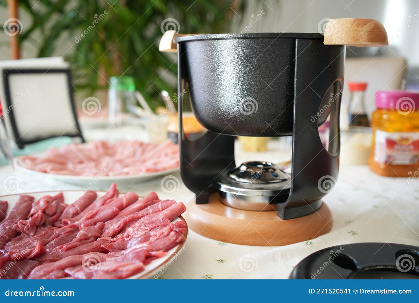 Fondue chinoise oven stock image. Image of restaurant 271520541