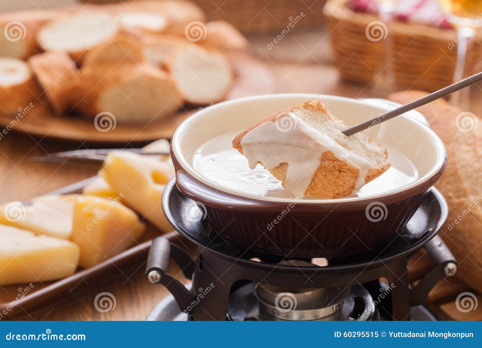 "fondue" de queso imagen de archivo. Imagen de cocina 60295515