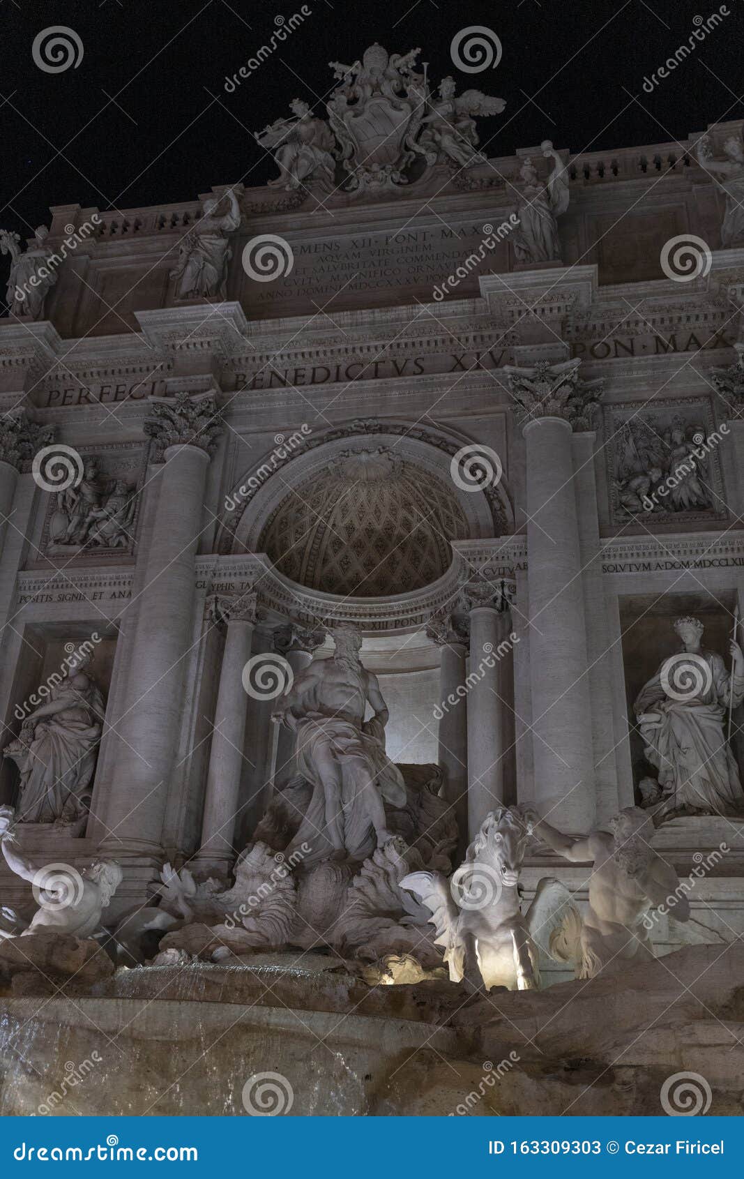 fontana di trevi by night in rome roma italia italy