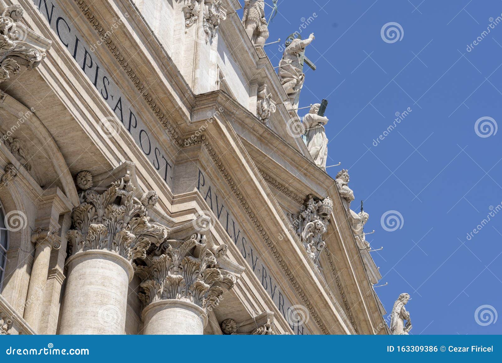 fontana di trevi by night in rome roma italia italy