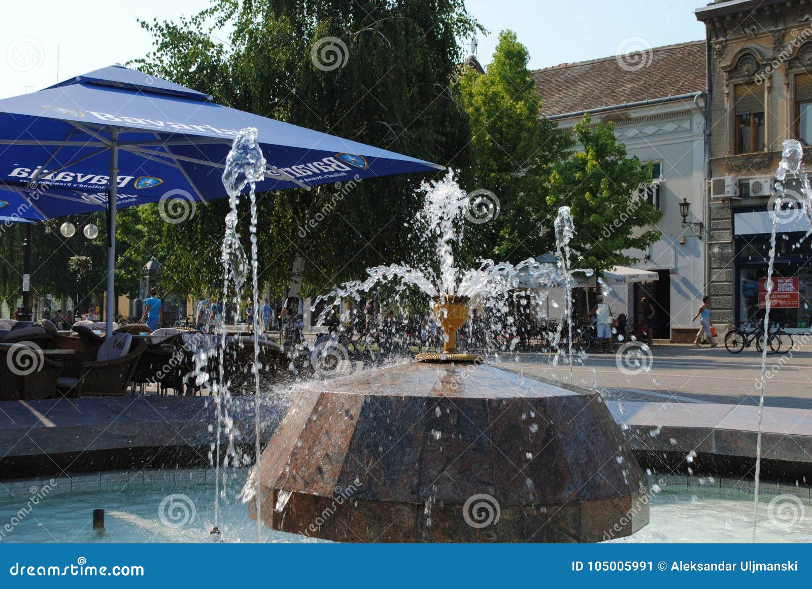 Fontanna w małym grodzkim Vrsac. Piękny miasteczko przy granicą